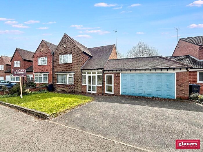 3 Bedroom Semi Detached House For Sale In Vicarage Road, Kings Heath, Birmingham, B14