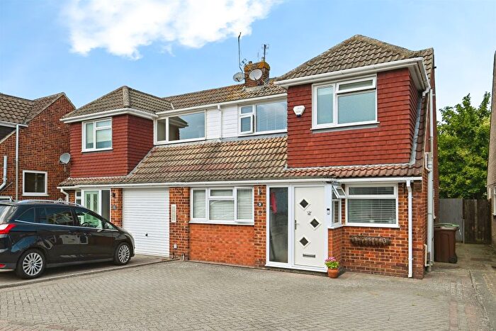 3 Bedroom Semi-Detached House For Sale In Aviemore Gardens, Bearsted, Maidstone, ME14