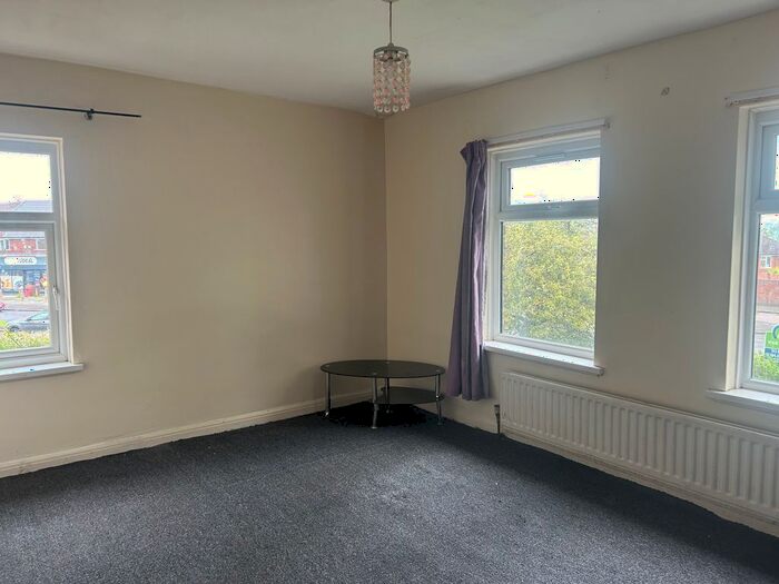 3 Bedroom Semi-Detached House To Rent In Ridgacre Road, Quinton, Birmingham, B32