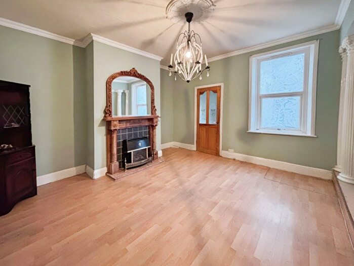 2 Bedroom Flat For Sale In Stanhope Road, South Shields, NE33