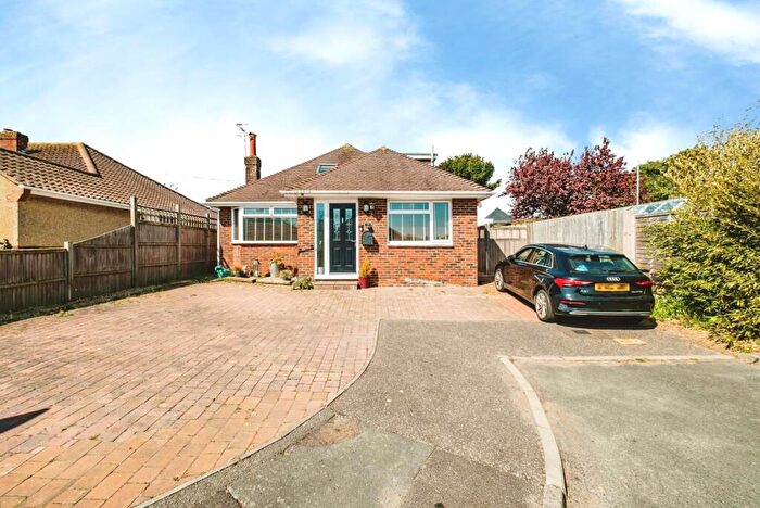 4 Bedroom Detached House For Sale In Greentrees Close, Lancing, West Sussex, BN15