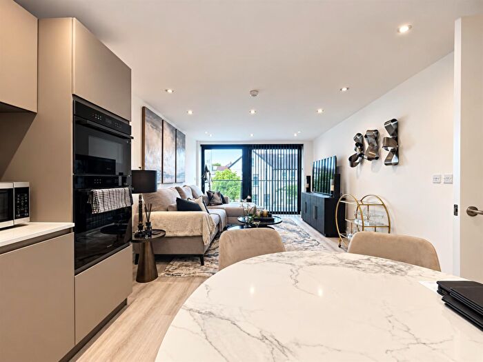 2 Bedroom Apartment For Sale In Windsor Gardens, Windsor Road, Penarth, CF64