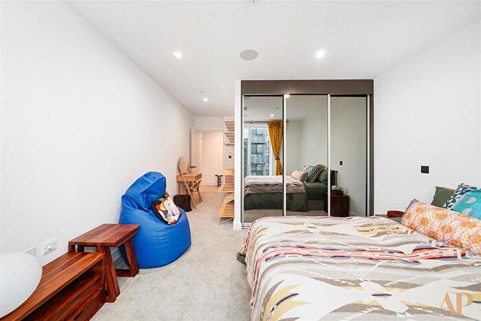 1 Bedroom Flat To Rent In New Tanner Way, London Square, Bermondsey, SE1