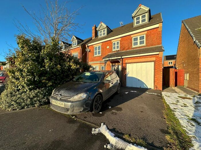 6 Bedroom Detached House To Rent In Cavell Close, Guide, Blackburn, BB1