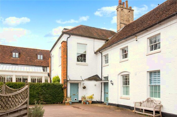 4 Bedroom Mews For Sale In Lamer Mews, Lamer Lane, Lower Gustard Wood, Hertfordshire, AL4