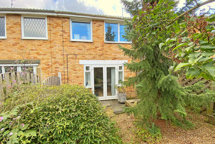 3 Bedroom Semi-Detached House To Rent In Chestnut Avenue, Harrogate, HG1