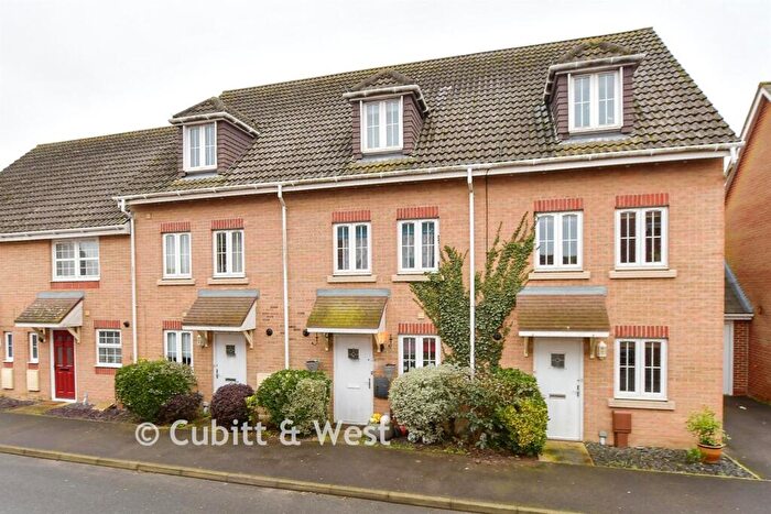 4 Bedroom Town House For Sale In Osborne Way, Bognor Regis, West Sussex, PO21