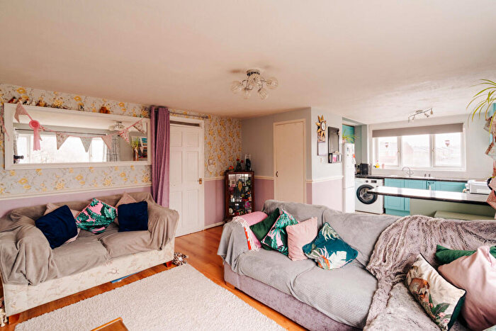 2 Bedroom Flat For Sale In Fir Tree Close, Patchway, Bristol, BS34