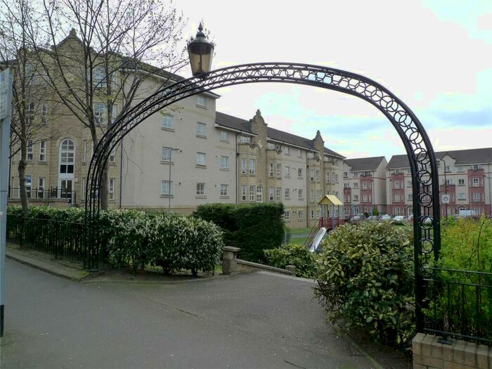 3 Bedroom End Of Terrace House To Rent In McDonald Road, Edinburgh, EH7