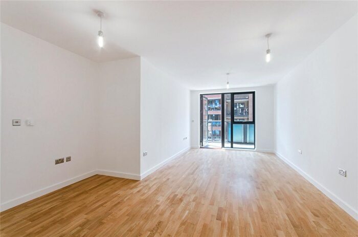 2 Bedroom Flat For Sale In Poppyfield House, Copperwood Place, Lewisham, London, SE10