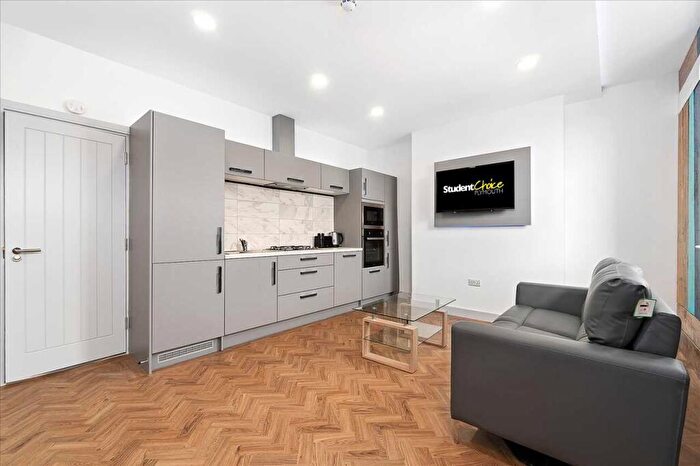 3 Bedroom Terraced House To Rent In Channel View Terrace, Plymouth, PL4
