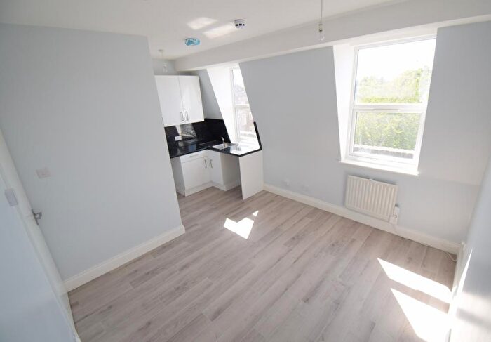Studio To Rent In Kingsland Road, London, E8