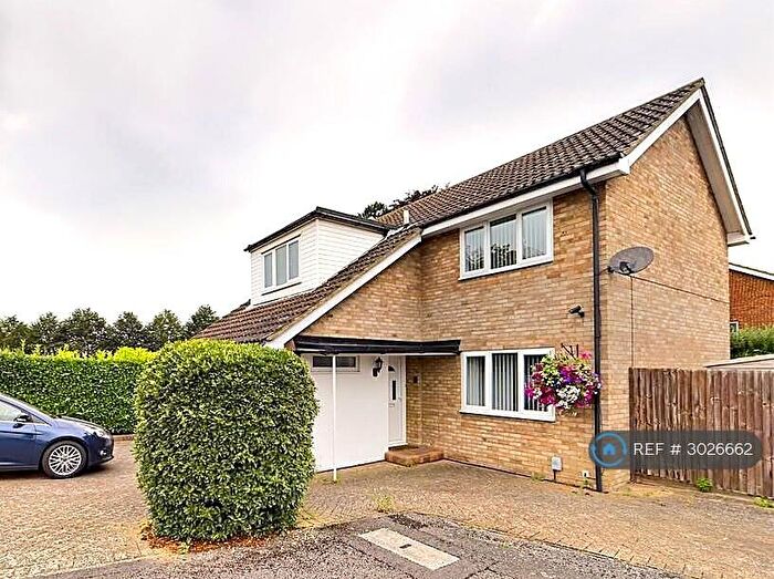3 Bedroom Detached House To Rent In Ormesby Close, Aylesbury, HP21