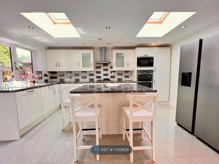 4 Bedroom Detached House To Rent In Livesey Hill, Shenley Lodge, Milton Keynes, MK5