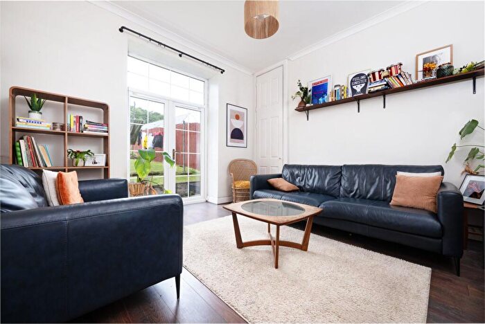 2 Bedroom Flat For Sale In Royal Street, Gourock, PA19
