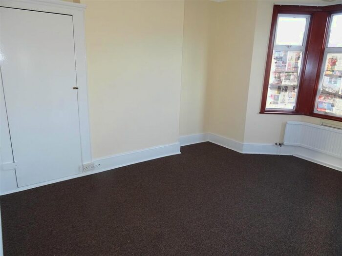 4 Bedroom Terraced House To Rent In Glencoe Avenue, Seven Kings, Ilford, IG2