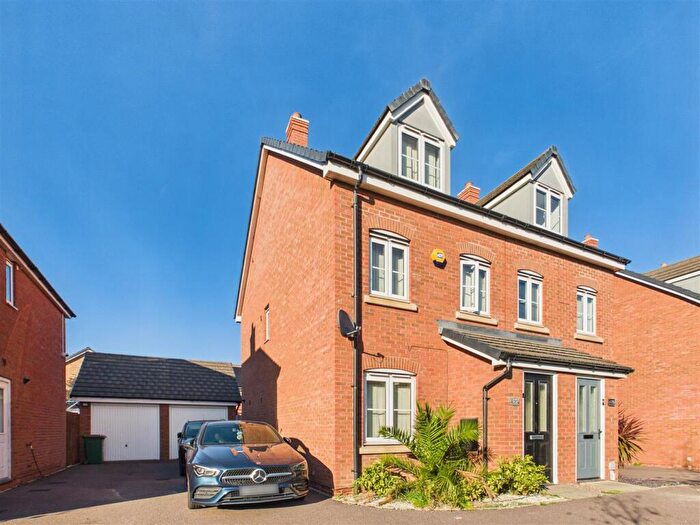 3 Bedroom Town House For Sale In Old Church Road, Coventry * Based Over Three Floors *, CV6