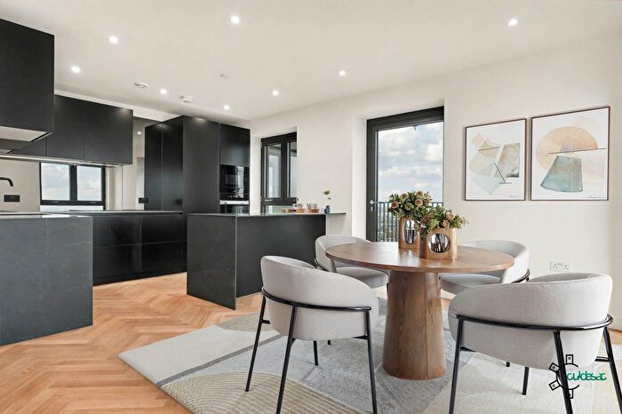 2 Bedroom Penthouse For Sale In Dragonfly Walk, Manor House, London, N4