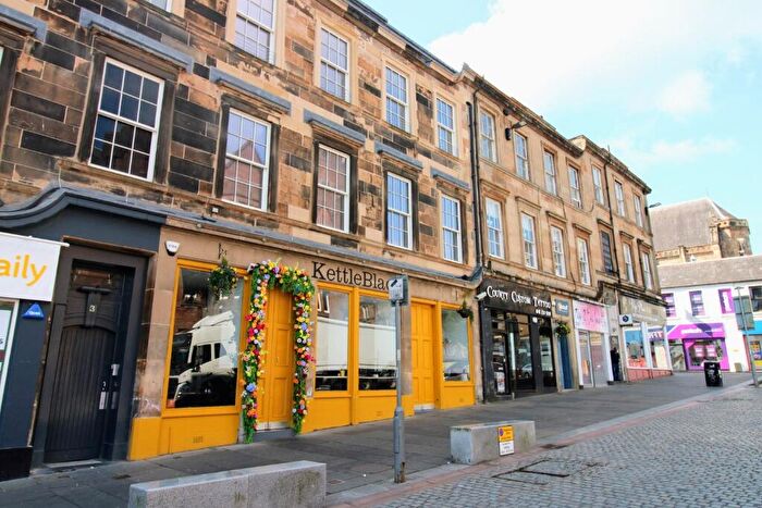 3 Bedroom Flat To Rent In County Place, Paisley, PA1