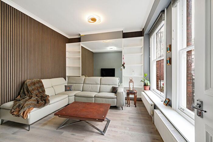 2 Bedroom Flat To Rent In Courtfield Road, South Kensington, SW7