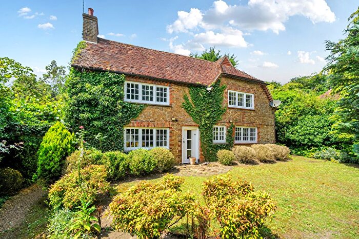 5 Bedroom Detached House For Sale In Puttenham Heath Road, Puttenham, GU3
