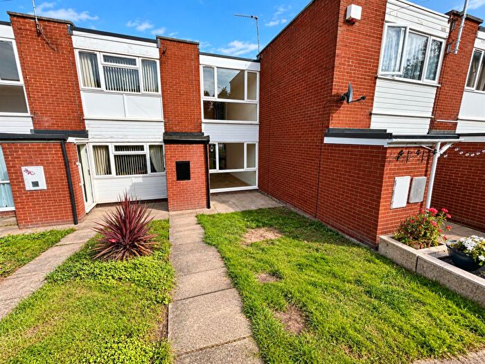 2 Bedroom Town House For Sale In Castle Close, Earl Shilton, LE9