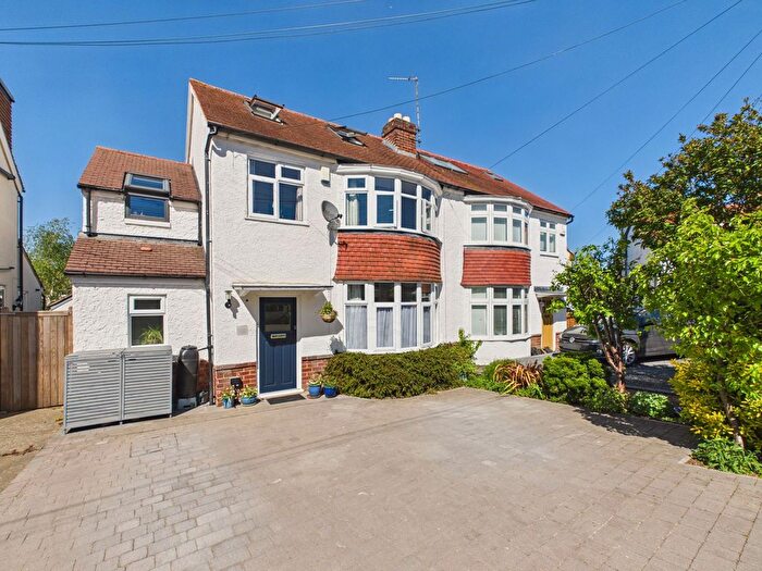 6 Bedroom Semi-Detached House For Sale In Chatsworth Drive, Cheltenham, GL53