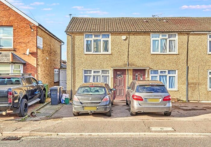 2 Bedroom End Terrace House For Sale In Railway Street, Braintree, Essex, CM7