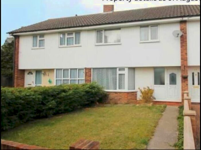 3 Bedroom Terraced House To Rent In Ruskin Way, Aylesbury, HP20