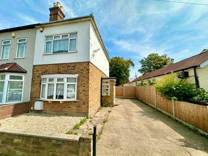 3 Bedroom Semi-Detached House For Sale In Willow Street, Romford, RM7