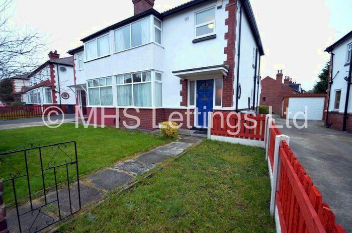 4 Bedroom Semi-Detached House To Rent In Newport View, Leeds, LS6