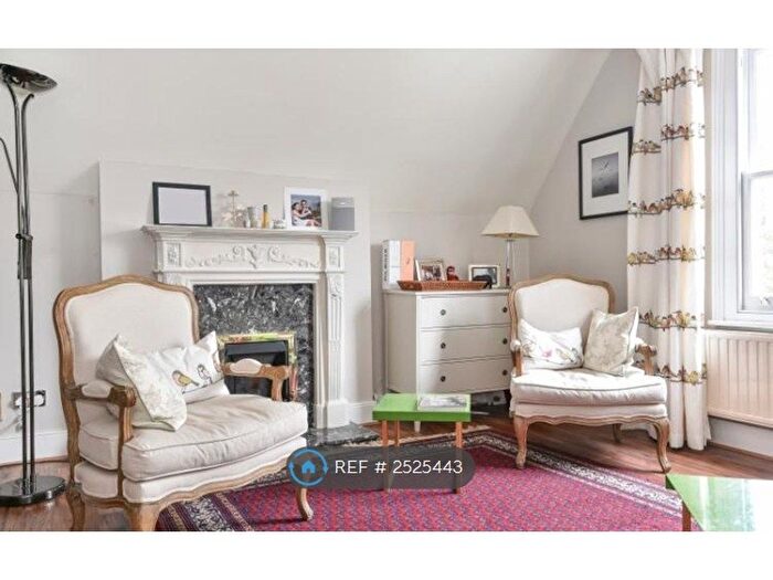 2 Bedroom Flat To Rent In Croxted Road, London, SE21