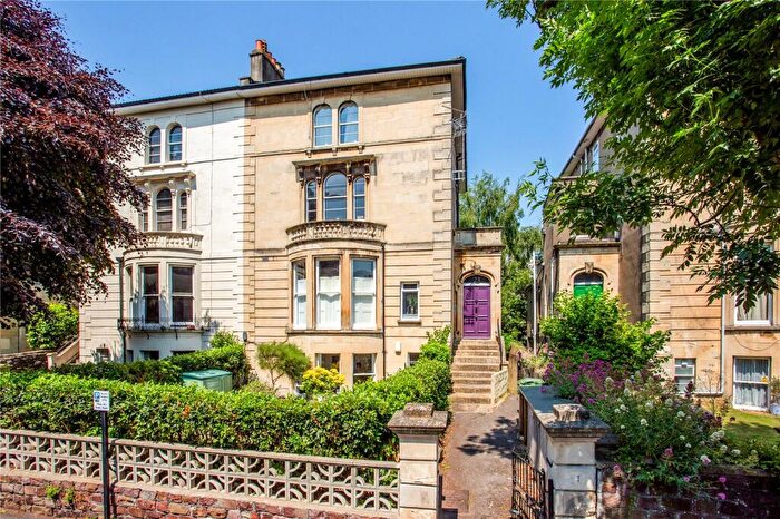 2 Bedroom Flat For Sale In Ashgrove Road, Redland, Bristol, BS6