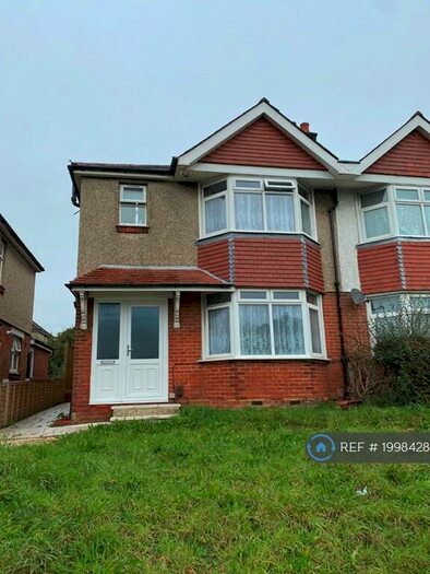 6 Bedroom Semi-Detached House To Rent In Burgess Road, Southampton, SO16