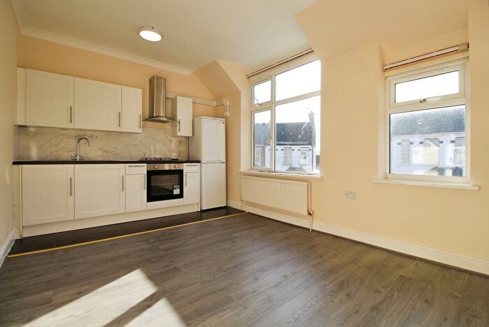 1 Bedroom Maisonette To Rent In Herga Road, Harrow Weald, Harrow, HA3