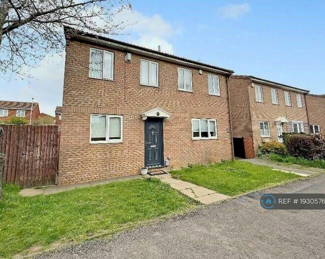 2 Bedroom Semi-Detached House To Rent In Falstone Green, Luton, LU2