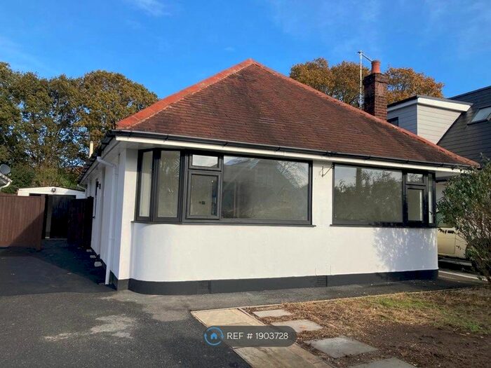 3 Bedroom Bungalow To Rent In Mill Hill Close, Poole, BH14