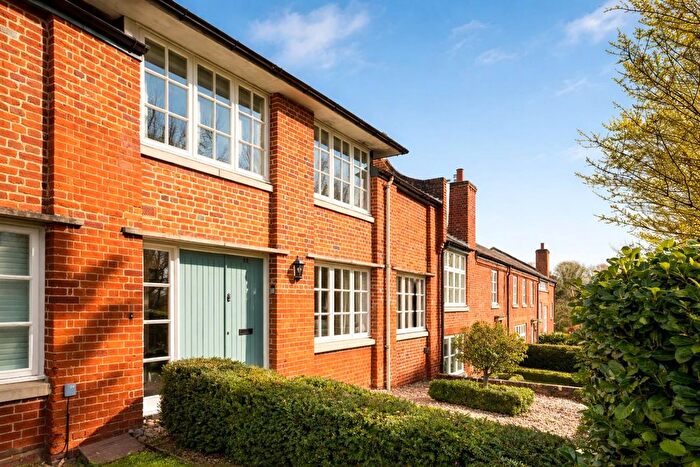 4 Bedroom Terraced House For Sale In Devey Way, Goldings, SG14