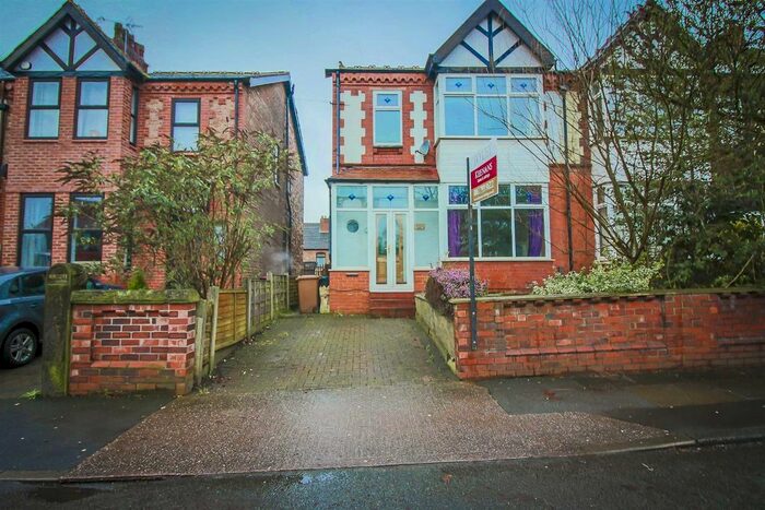 4 Bedroom Semi-Detached House To Rent In Claremont Road, Salford, M6