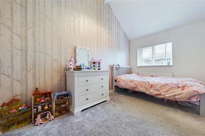 4 Bedroom Detached House For Sale In Bainbridge Road, Calcot, Reading, Berkshire, RG31