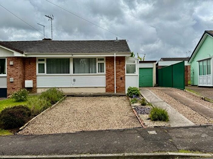 2 Bedroom Bungalow To Rent In Raps Close, Taunton, TA1