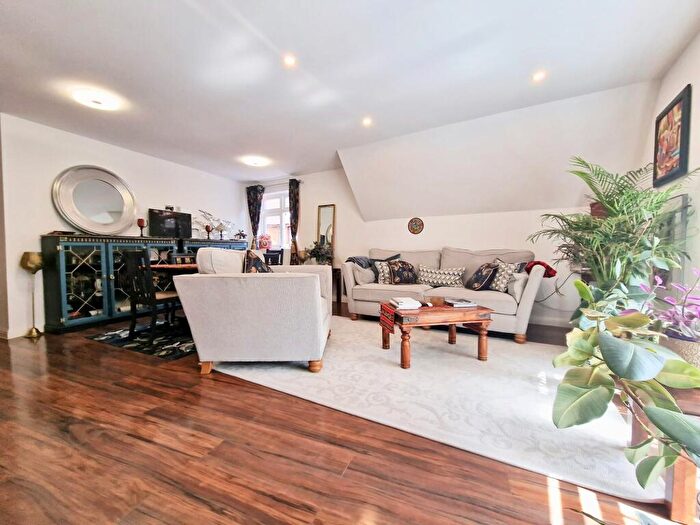 2 Bedroom Apartment To Rent In The Borough, Farnham, GU9