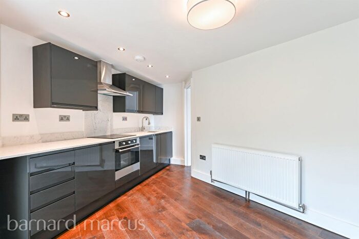 1 Bedroom Maisonette For Sale In Barnlea Close, Feltham, TW13