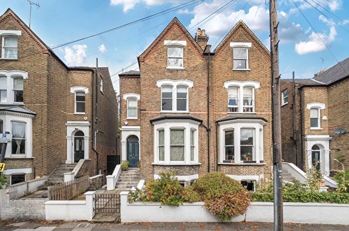 5 Bedroom Semi-Detached House For Sale In Lady Margaret Road, Tufnell Park, N19