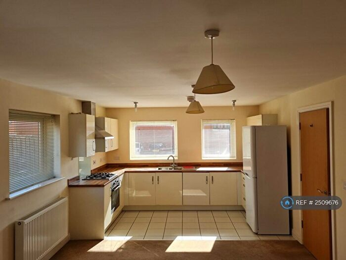 1 Bedroom Flat To Rent In Blake Street, Aylesbury, HP19