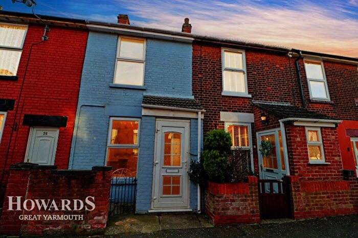 3 Bedroom Terraced House For Sale In Cobholm Road, Great Yarmouth, NR31