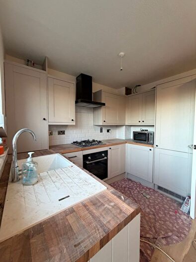 Studio To Rent In Fenman Gardens, Ilford, IG3