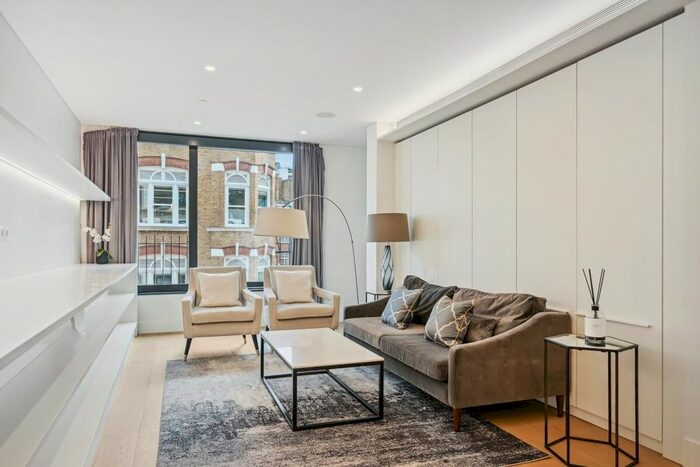 2 Bedroom Flat To Rent In Rathbone Place, London, W1T