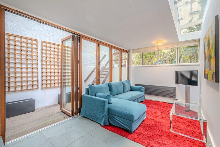 2 Bedroom Flat To Rent In Beaufort Street, Chelsea, SW3