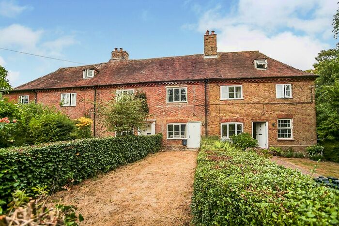 2 Bedroom Property For Sale In The Green, Warehorne, Ashford, TN26